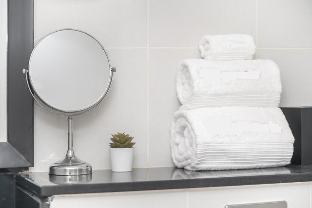 Cozy And Elegant In Business Bay Apartment
